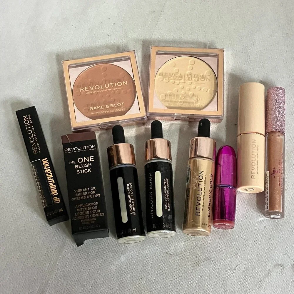 Revolution Bake & Blot Powder Duo Matte Finish Oil Control Compact Set Of 10 PCs
